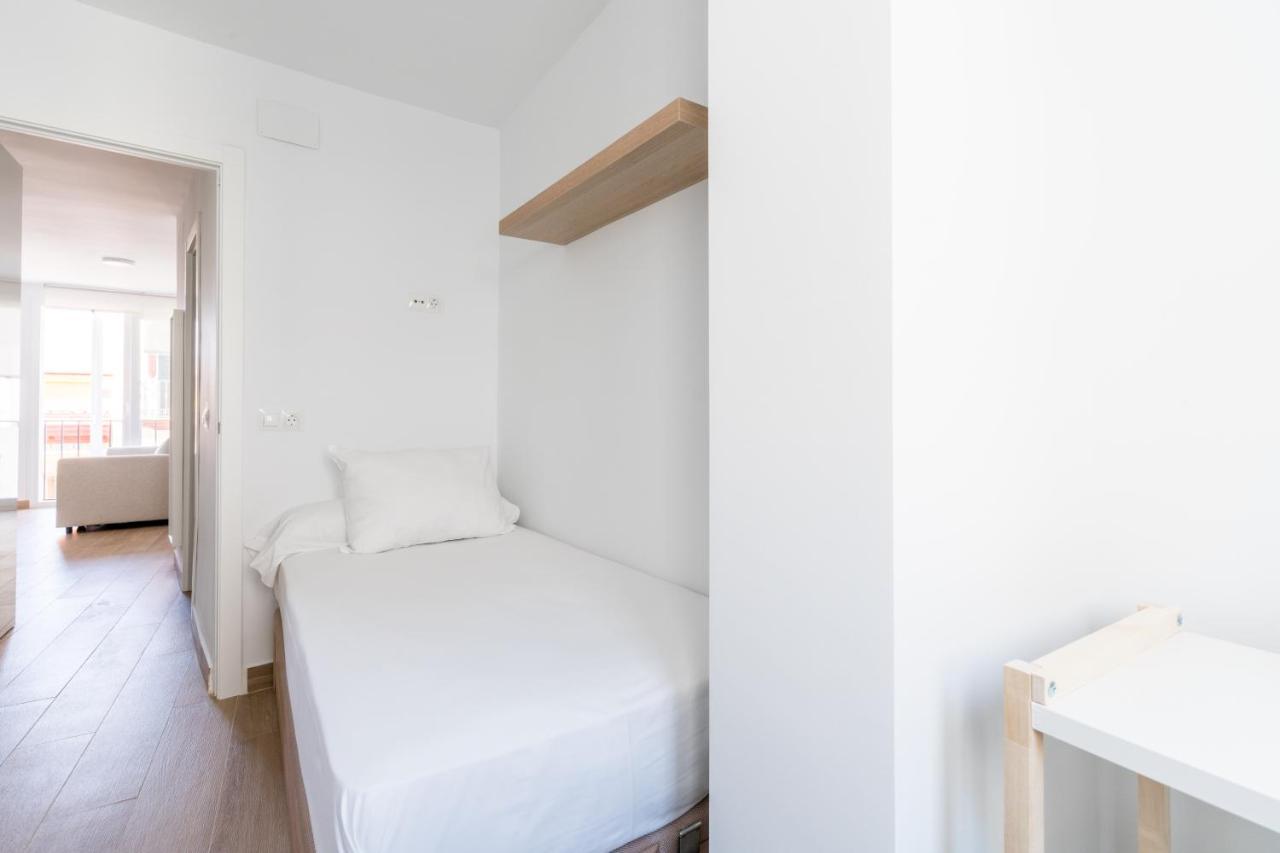 Holi-Rent Pureza Apartment Seville Luaran gambar
