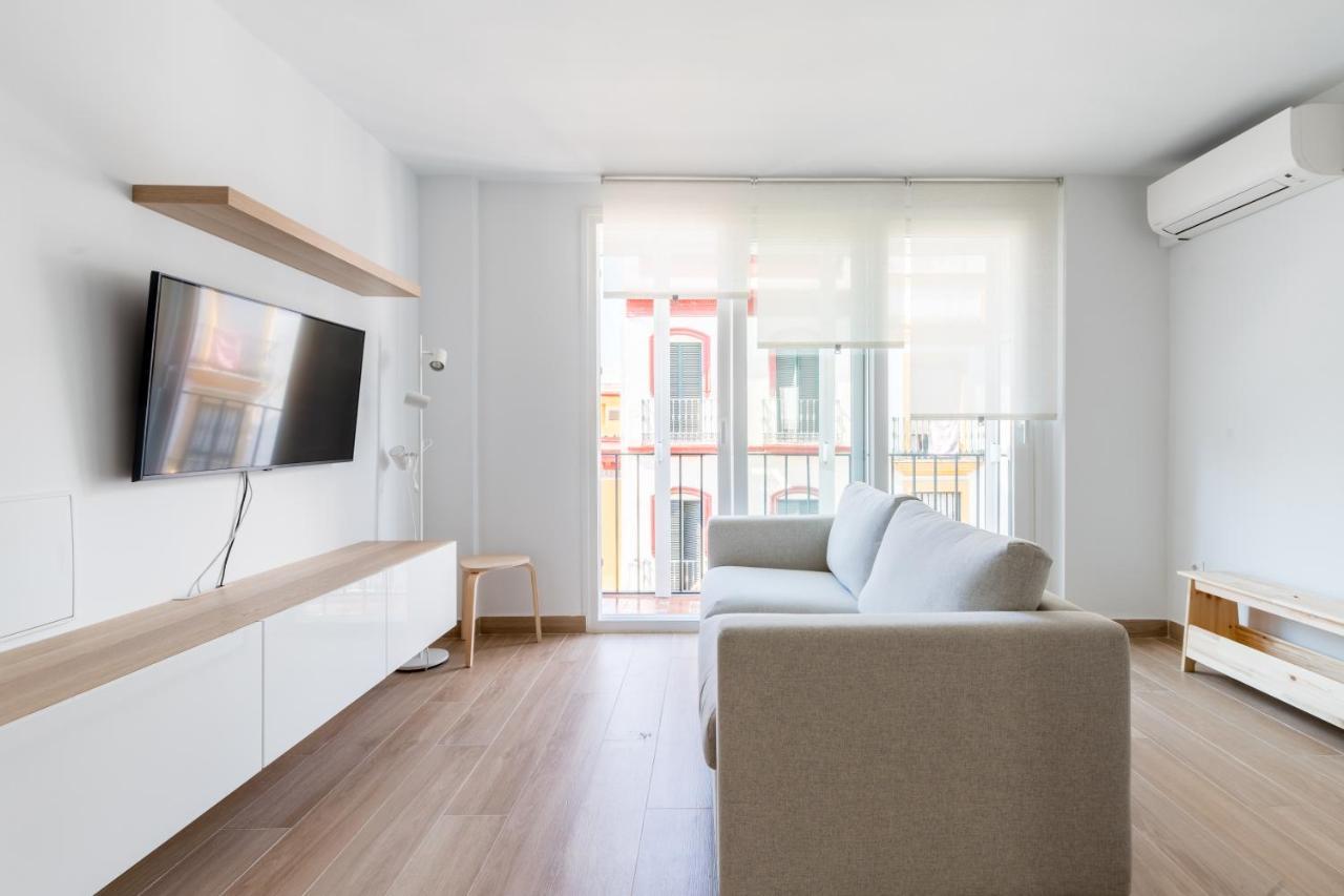 Holi-Rent Pureza Apartment Seville Luaran gambar