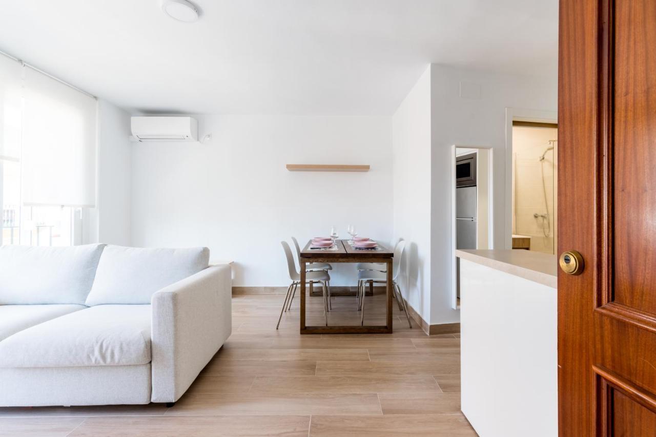 Holi-Rent Pureza Apartment Seville Luaran gambar